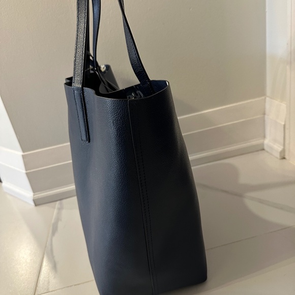 Kate Spade reversible tote - new - Picture 2 of 15